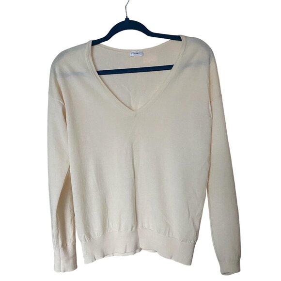 Filippa K Sweaters - Filippa K Off -White Merino Wool V-Neck Sweater Pullover Size M